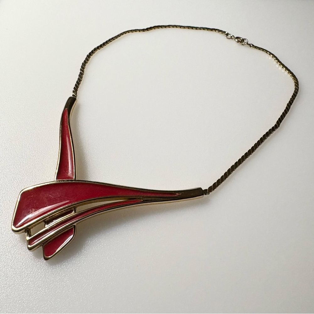 Vintage Trifari Stamped Gold Tone Red Enamel Necklace